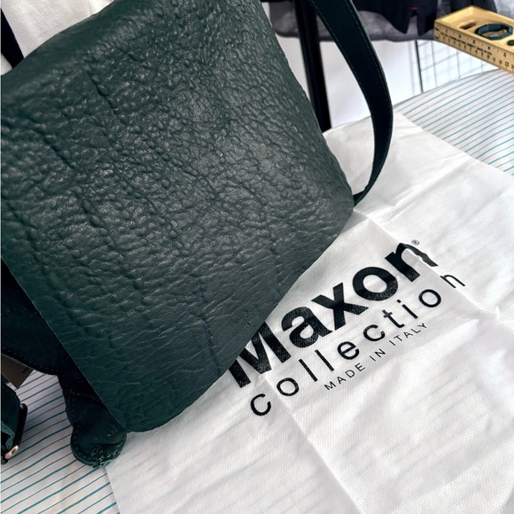 Maxon Collection Forest Green Textured Handbag. New with Tags. - Picture 12 of 15
